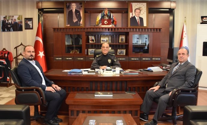Belediye Bakanmz Sayn Engin Uzuner, Kastamonu l Emniyet Mdr Sayn Tamer Ta' Makamnda Ziyaret Etti