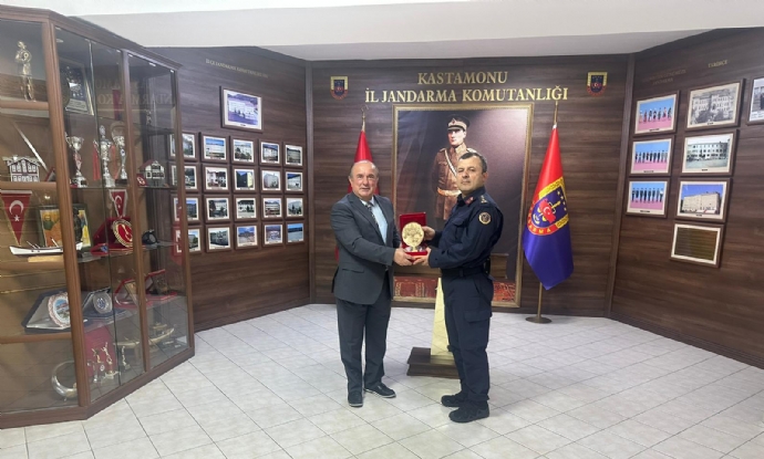 Belediye Bakanmz Sayn Engin Uzuner, Kastamonu l Jandarma Komutan Jandarma Albay Sayn Hikmet Uzu Makamnda Ziyaret Etti