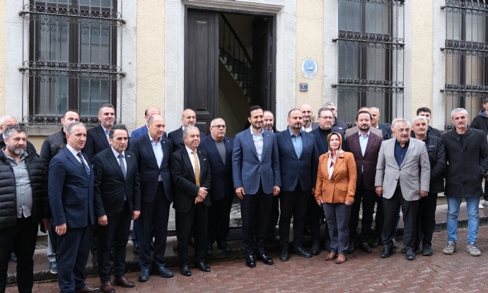 Ak Parti stanbul l Bakan Abdullah zdemir' den  Belediyemize Ziyaret