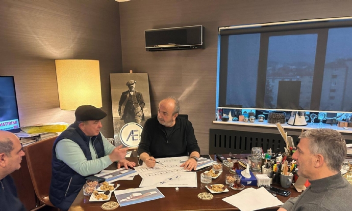 Belediye Ba�kan�m�z Say�n Engin Uzuner;  �nebolu' lu Hem�ehrimiz Mimar Ahmet Erkurto�lu' nu Sahibi Oldu�u Mimarl�k Ofisinde Ziyaret Ettiler.