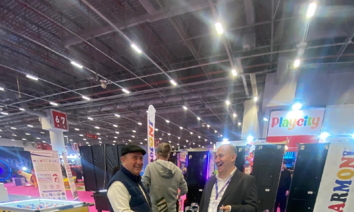 Belediye Ba�kan�m�z Say�n Engin Uzuner, Kapal� �ocuk Oyun Alan� Projesiyle �lgili �al��malar�n� S�rd�r�yor.