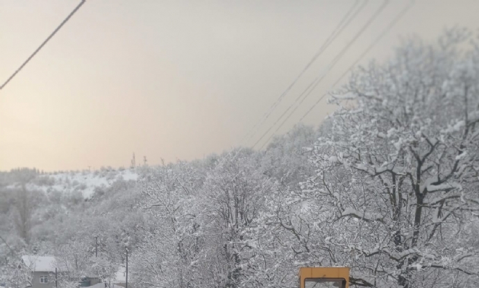 �l�emizde Yo�un Kar Ya����yla M�cadele �al��malar�m�z T�m H�z�yla S�r�yor