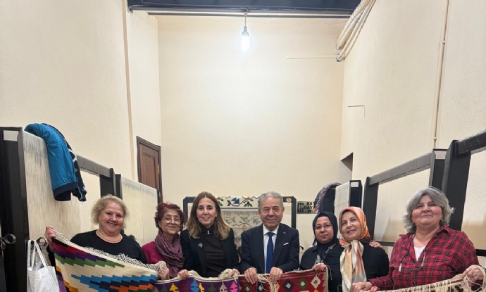 �nebolu Halk E�itim Merkezi B�nyesinde Devam Eden Dokuma Kursunun Kursiyerleri �retimlerine H�z Kesmeden Devam Ediyor.