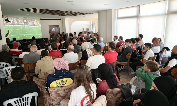Umutlar Dipdiri, �nanc�m�z Tam!