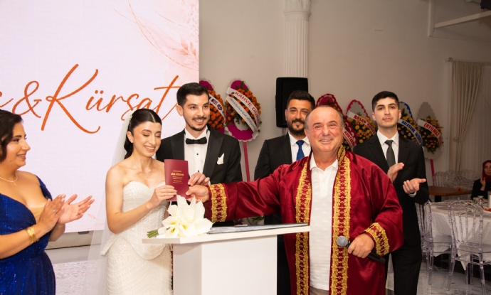 BELED�YE BA�KANIMIZ ENG�N UZUNER GEN� ��FT�M�Z�N MUTLULU�UNA ORTAK OLDU