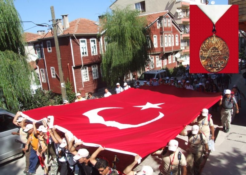 Atatürk ve İstiklâl Yolu Atatürk ve İstiklâl Yolu